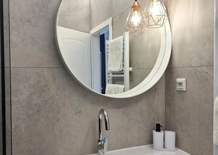 어카머데이션 이바 게스트하우스 4*